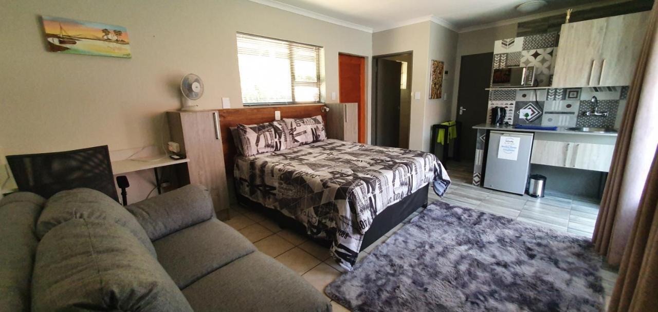 Meadows Guesthouse Germiston Extérieur photo